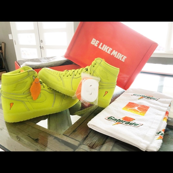 nike gatorade yellow